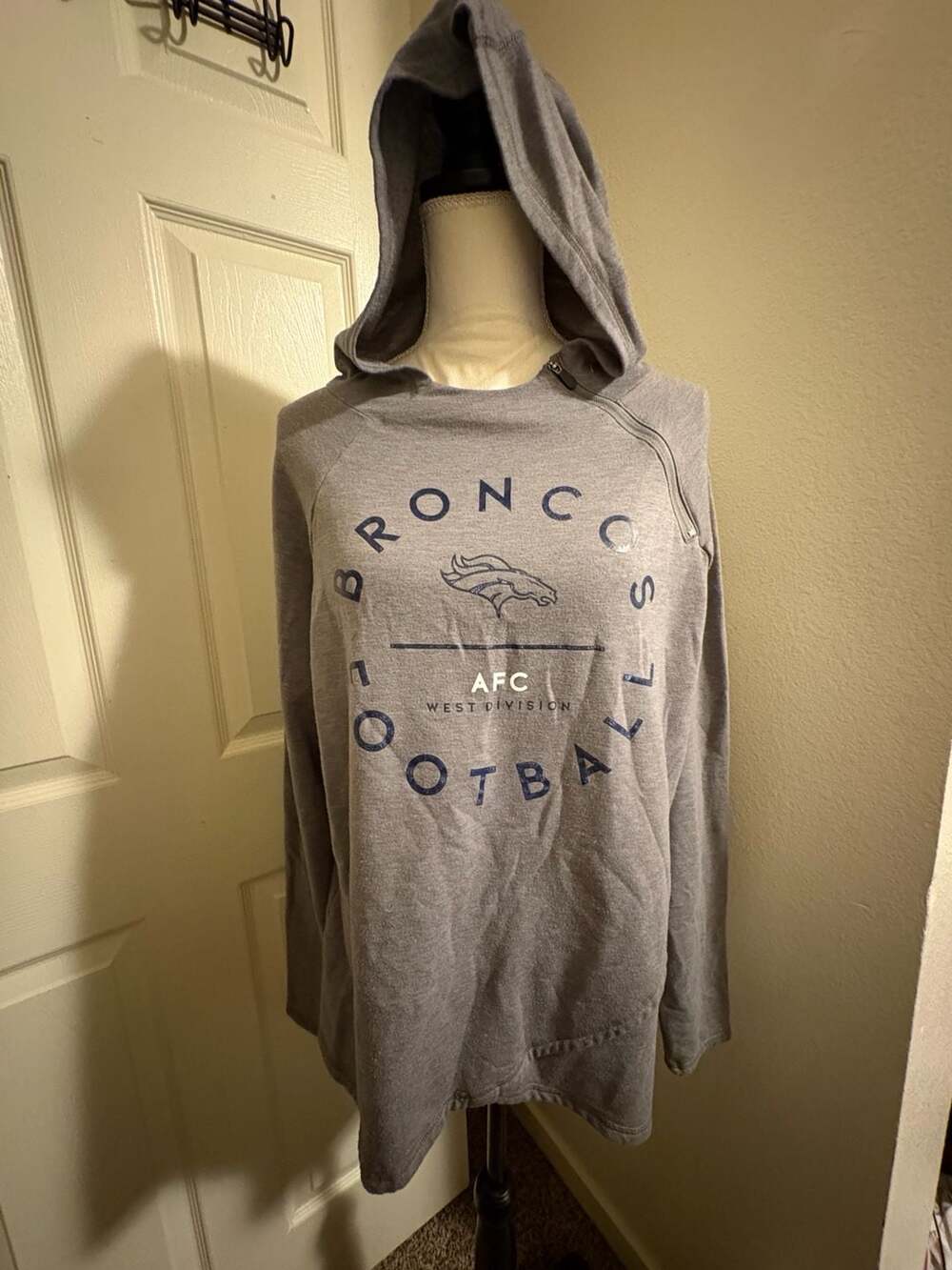 NFL Team Apparel Denver Broncos Hoodie Size XXL Grey Football Sweatshirt